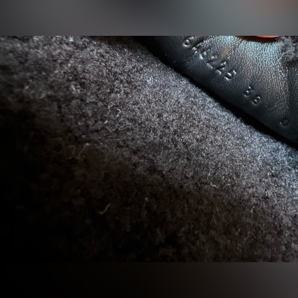 New Gucci GG logo Shearling Eileen Teddy slides in black with Interlocki… - Picture 10 of 12